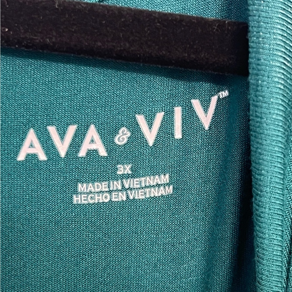Ava & Viv Knot Detail Top NWOT - Picture 5 of 6